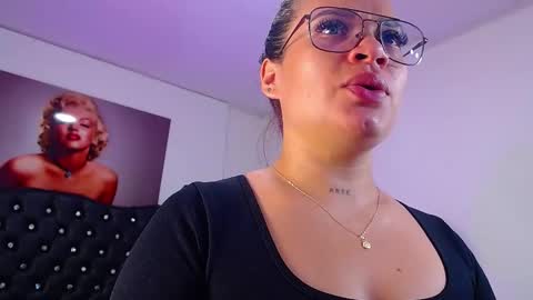 ariiaanaa_ online show from 11/13/24, 12:37