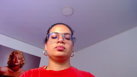 ariiaanaa_ online show from 01/10/25, 11:11