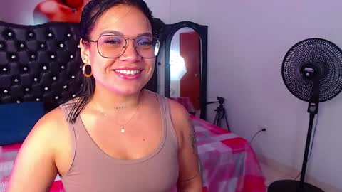 ariiaanaa_ online show from 01/07/25, 11:33