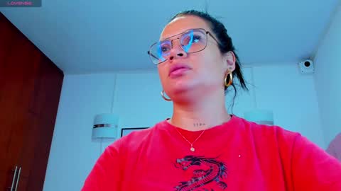 ariiaanaa_ online show from 12/30/24, 12:33