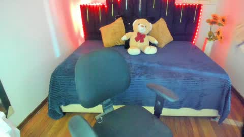 arisha_katy1 online show from 01/04/25, 11:53