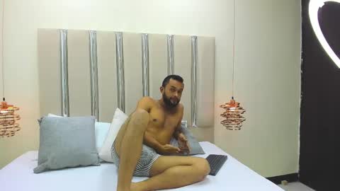 aron_bakerr online show from 02/12/25, 04:03