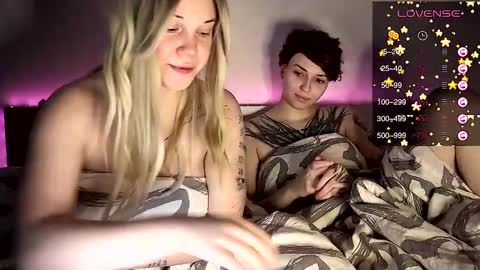 Arya brunett and Cassie blond online show from 11/11/24, 06:48