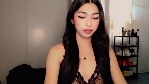 Kylie online show from 11/15/24, 07:04