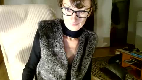 Raluca online show from 11/25/24, 06:39