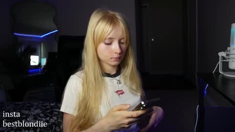 Chloe Next stream on Monday online show from 11/15/24, 05:16