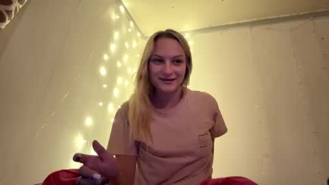 bigolebitties26 online show from 12/18/24, 11:36