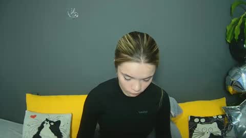 blondagirl_ online show from 12/11/24, 04:46