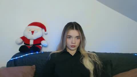 blondagirl_ online show from 12/05/24, 04:49