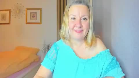 Nicole online show from 12/10/24, 07:13