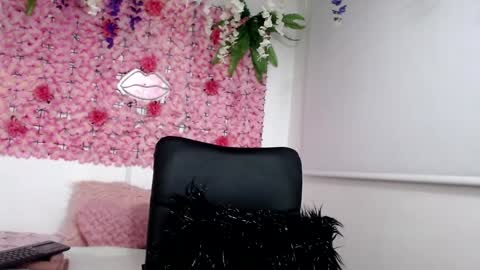 blonde_squirt_ online show from 12/19/24, 11:01