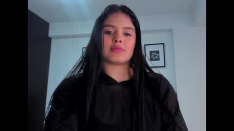 camilagomez_ch online show from 01/05/25, 05:11