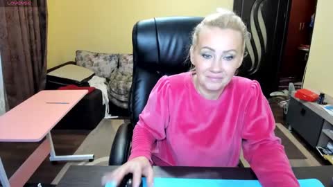 candy_hellenx online show from 11/13/24, 06:09