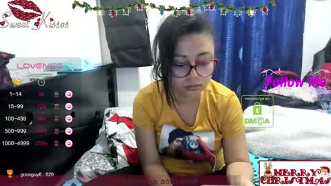 candy_val online show from 12/12/24, 06:39