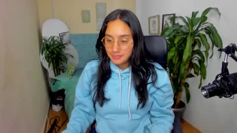 caroline_rodriguez_ online show from 11/20/24, 11:04