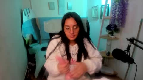 caroline_rodriguez_ online show from 12/19/24, 11:23