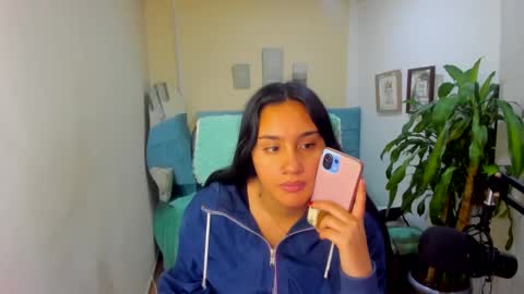 caroline_rodriguez_ online show from 12/06/24, 11:02