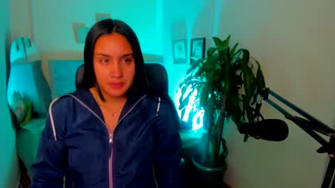 caroline_rodriguez_ online show from 12/04/24, 11:08