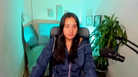 caroline_rodriguez_ online show from 12/10/24, 11:07