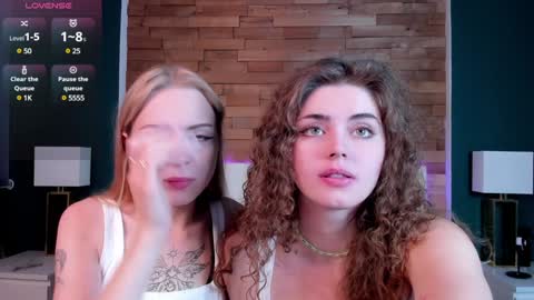 Anna and Lisa online show from 12/04/24, 03:11