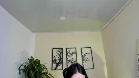 cristal_juntter online show from 12/18/24, 11:32