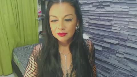 cruela_deviil online show from 12/05/24, 12:09