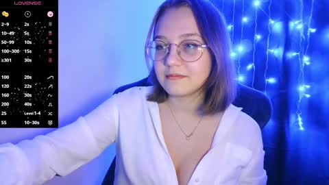 cutie_vikkie online show from 12/19/24, 05:58