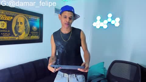 damar_felipe online show from 11/18/24, 01:48