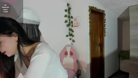 danay_01 online show from 12/11/24, 10:42