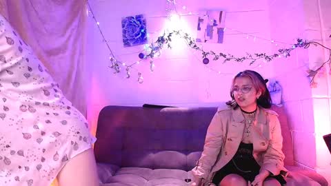 danita_veelz online show from 11/28/24, 05:30