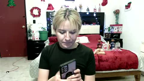 Naty y Dante online show from 12/18/24, 04:05