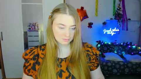 Sophie online show from 12/05/24, 03:56