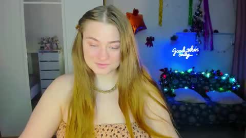 Sophie online show from 12/06/24, 04:02