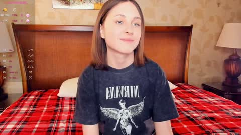 Hi im Ella Welcome to my room online show from 12/06/24, 07:00