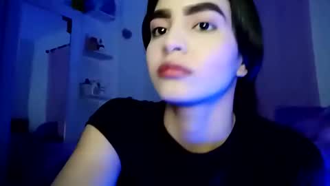 dulce_lucero online show from 11/17/24, 04:11