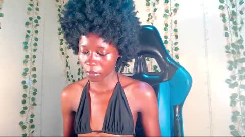 ebony_petite02 online show from 12/03/24, 12:11