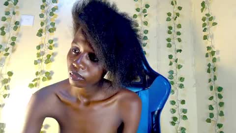 ebony_petite02 online show from 12/16/24, 02:33