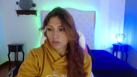 elena_detroya_ online show from 12/21/24, 12:26