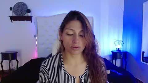 elena_detroya_ online show from 12/23/24, 12:21