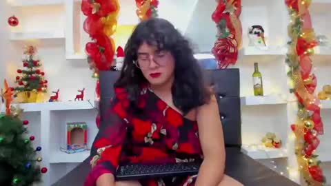 elith_berry69_ online show from 12/14/24, 06:49