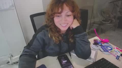 eliza_bostts online show from 12/31/24, 10:44