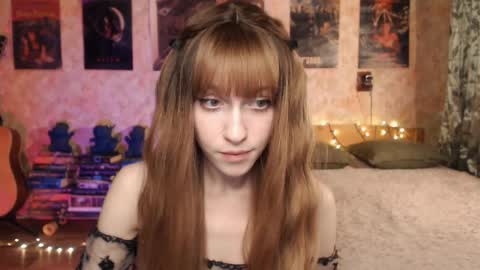 ellie_friendly online show from 11/26/24, 12:07