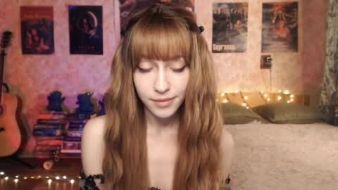 ellie_friendly online show from 12/12/24, 12:21