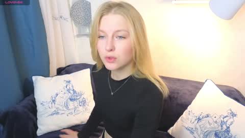 Ellie online show from 12/01/24, 04:17