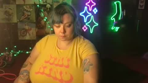 Ellie Louise online show from 12/17/24, 03:01