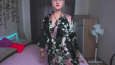 elsa_hot_here online show from 12/08/24, 06:22