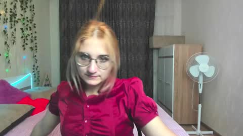 elsa_hot_here online show from 12/12/24, 02:52