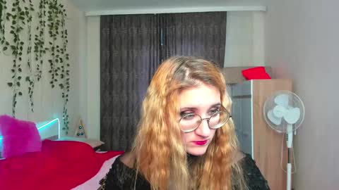 elsa_hot_here online show from 12/02/24, 08:55