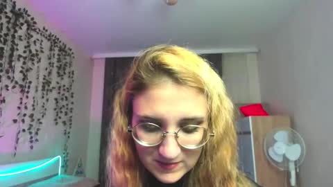 elsa_hot_here online show from 11/30/24, 02:05