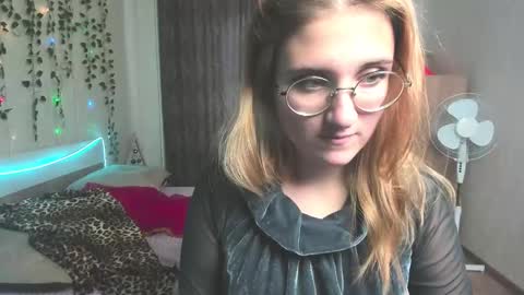 elsa_hot_here online show from 12/06/24, 08:09